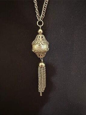Vintage Mid Century Silver-Tone Pearl Tassel Pendant Necklace